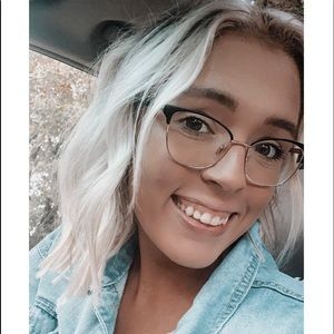 Meet your Posher, Karin